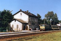 19.07.1998, stacja Stare Juchy. ST44-595 z opóźnionym pociągiem osobowym Korsze - Ełk (najprawdopodobniej awaria lokomotywy SU45).