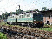 02.08.2011, stacja Ełk. To nie pierwszy raz, ale dopiero od wiosny tego roku spotkać można te lokomotywy na trasie z Białegostoku do Elku. ET41-054 oczekuje na zatrudnienie.