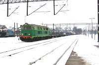 17.02.2005, stacja Ełk. SU45-191 z poc. TNGSc 170063 Trakiszki - Rzepin wyjeżdża w stronę Korsz