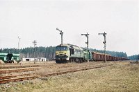 14.04.2003 stacja Papiernia, ST44-878 i SM42-377, pociąg TKPSc 77782 z Suwałk do Ełku