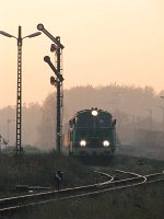 21.10.2008, Wydminy. SU45-206 luzem jako zdawka TKMSc 763 Ełk - Giżycko wyjeżdża ze stacji po krzyżowaniu z pociągiem pospiesznym MPPSr 18113 