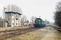 15.04.2003, stacja Pisz, wschodnia nastawnia, SM42-674 luzem jako dodatkowy pociąg TKMSc 792 Ełk - Pisz