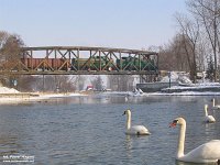 03.03.2006, most na rzece Pisa, tuż za stacją Pisz, SM42-016 i SM42-225 z poc. TKMSc 791 Ełk - Pisz. Fot. Paweł Wagner